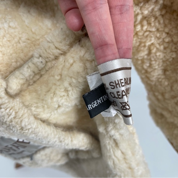 Calafate Shearling coat - Picture 13 of 16